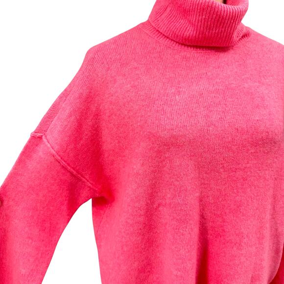 Vince Camuto NWT Bright Pink Plush Knit Oversized Long Sleeve Turtleneck Sweater - Picture 7 of 15